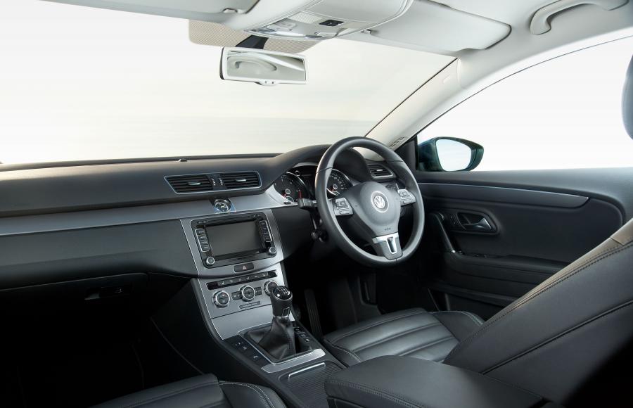 Volkswagen Passat CC GT 2013 года  (UK) (фото 3 из 7)